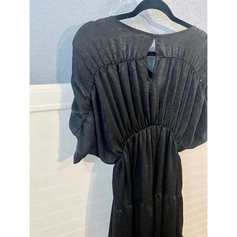 Gibsonlook Women’s Shirred Satin Tiered Midi Dress Black